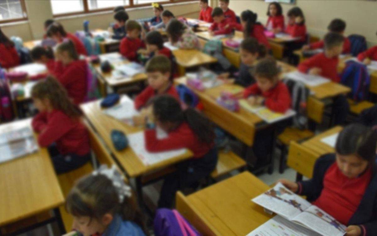 HÜDA PAR’dan ayrımcı teklif: Karma eğitimi kaldırmak istiyor