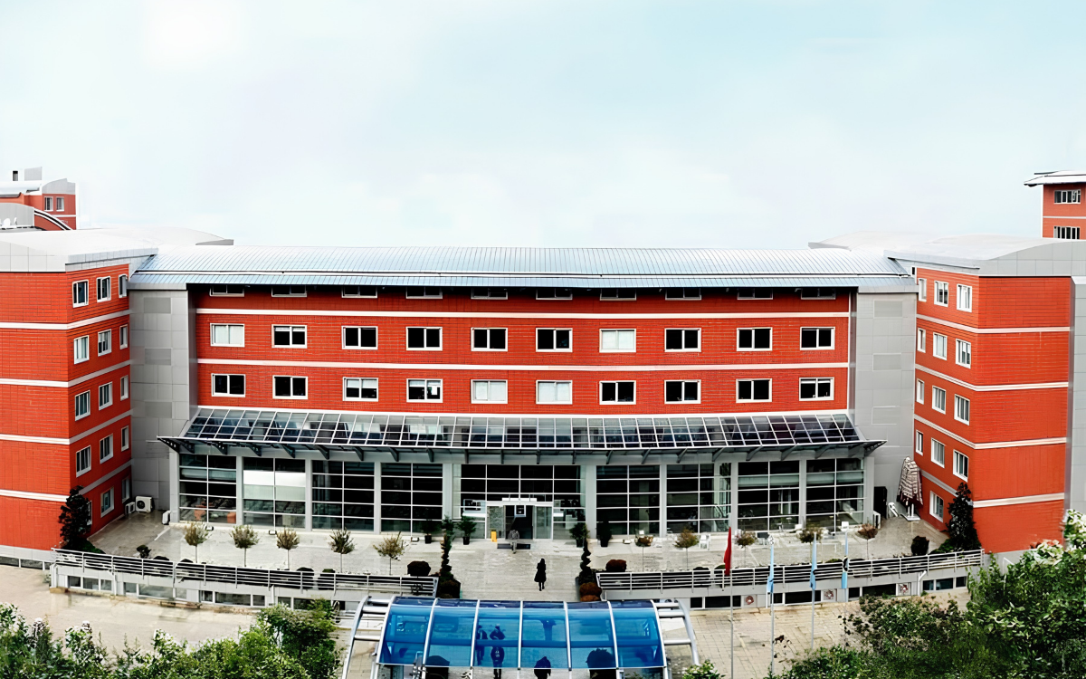 Beykent Üniversitesi çalışanları için çağrı: “İşten çıkarılanların haklarını ödeyin”