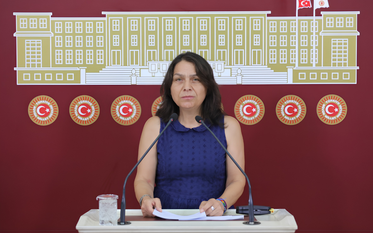 Özgül Saki’den Mabel Matiz’e destek: “Sansür politikalarını kabul etmiyoruz”