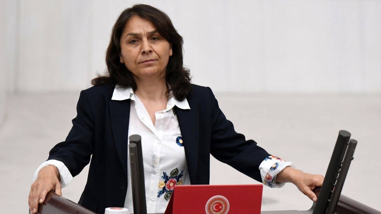 Özgül Saki: MEB, Zoe Lila’ya yönelik ayrımcılığın hesabını vermeli