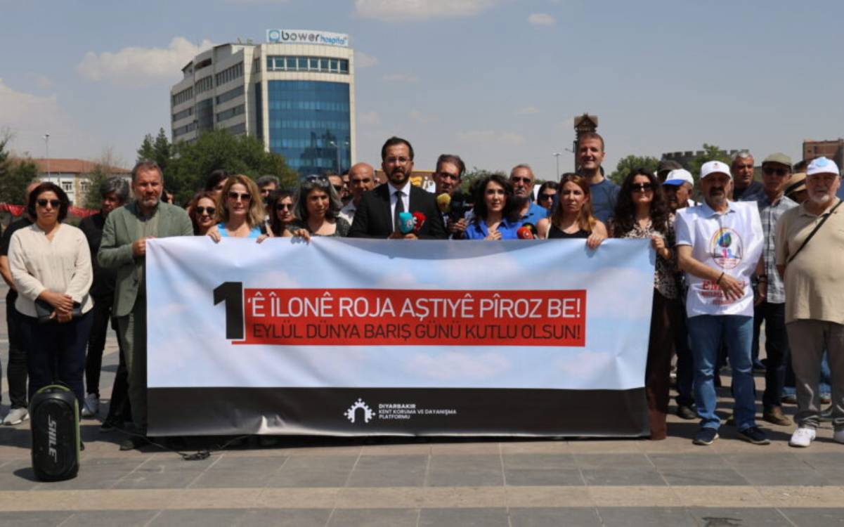 Daxuyaniyên 1ê Îlonê: “Em di aştî û demokratîkbûnê de bi israr in”