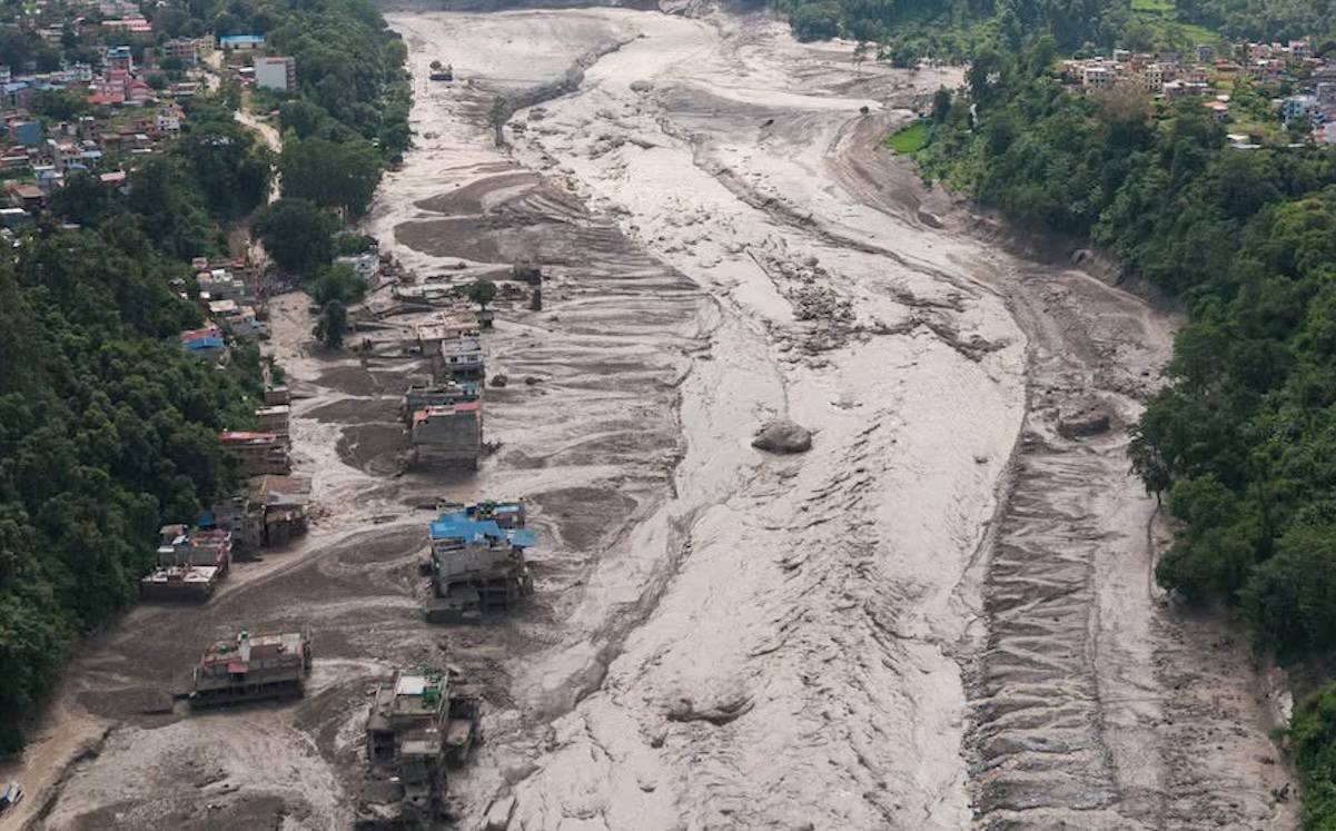Nepal: Hidroelektrik tünellerinde mahsur kalan 1000 işçi için zamanla yarış