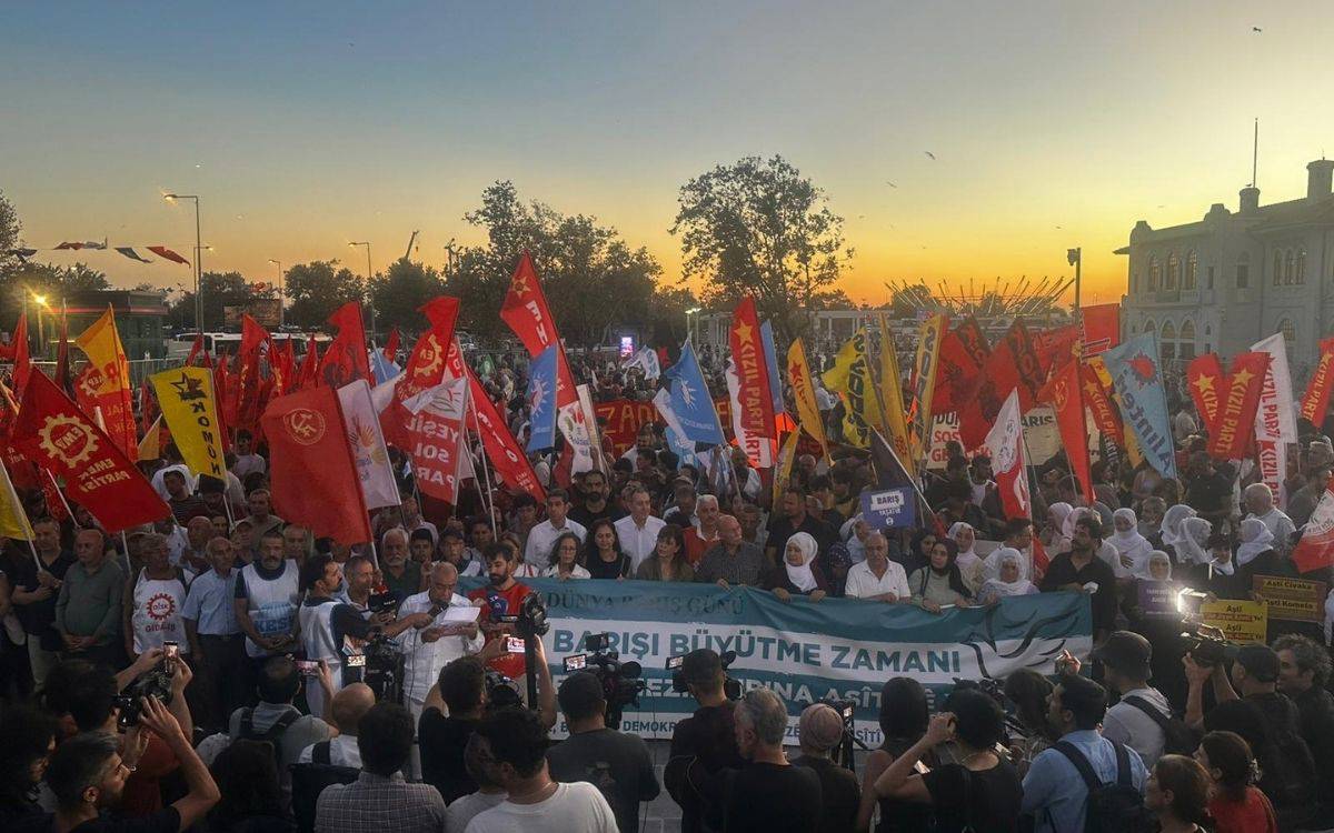 Bakırhan: Barış için yeni bir imkan doğdu, bunu demokrasiye çevirmek mücadeleye bağlı