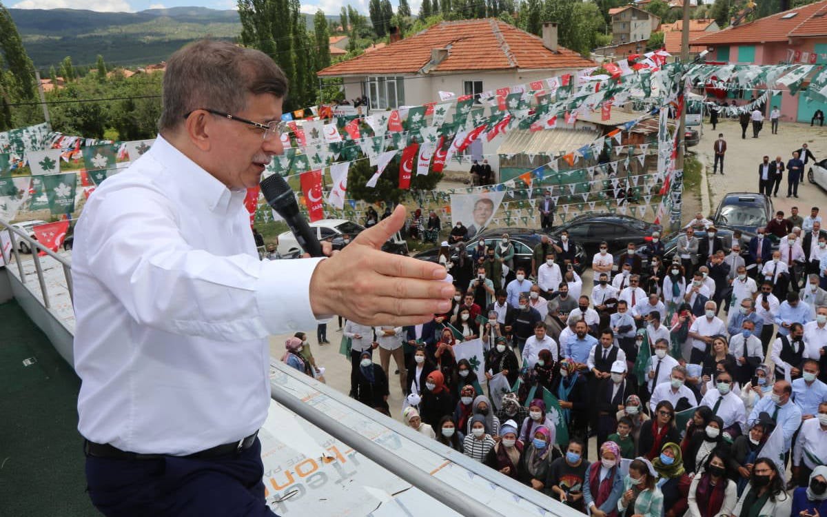 Ahmet Davutoğlu hakkında "Cumhurbaşkanı'na hakaret" soruşturması