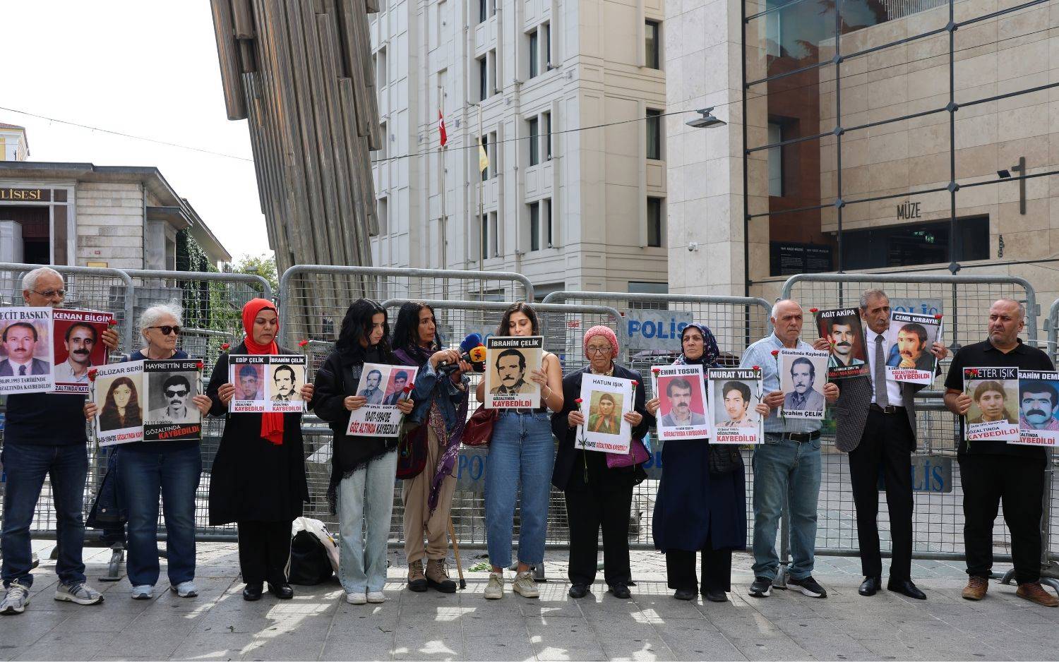 Cumartesi Anneleri 1122. hafta: "Üç kuşaktır Galatasaray Meydanı’ndayız"