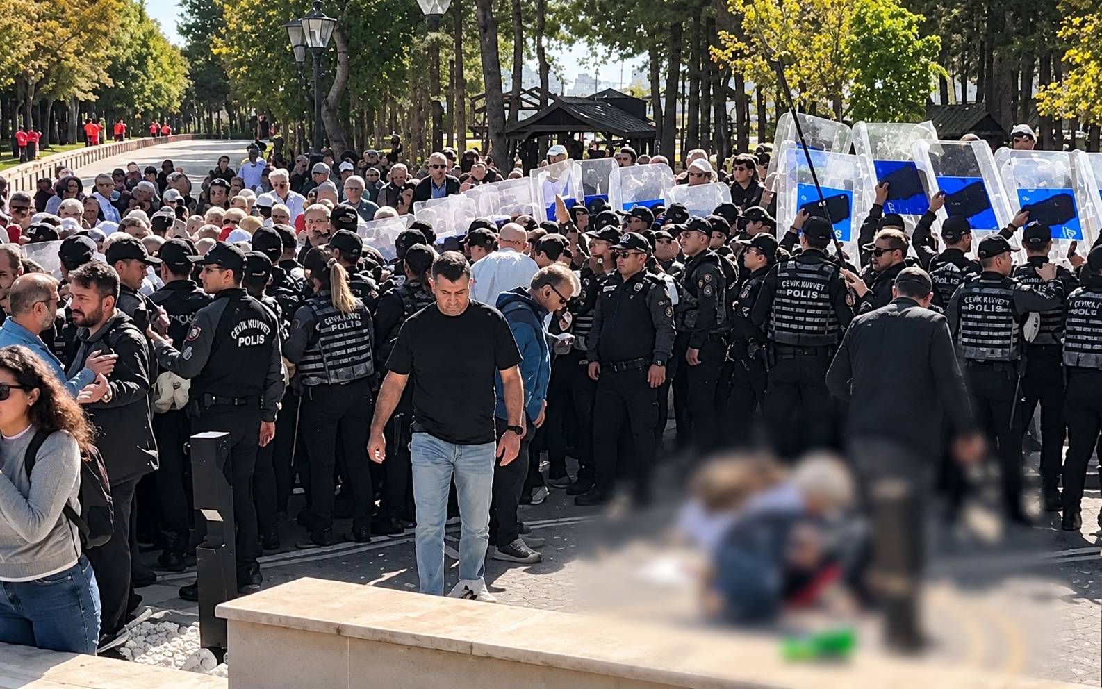 Emekli polis memuru AYM önündeki eylemde yaşamına son verdi: "Para için değil, onurumuz için"