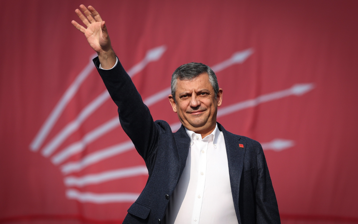 Özgür Özel Gaziemir'de YENİ Parti'nin üye sayısını açıkladı