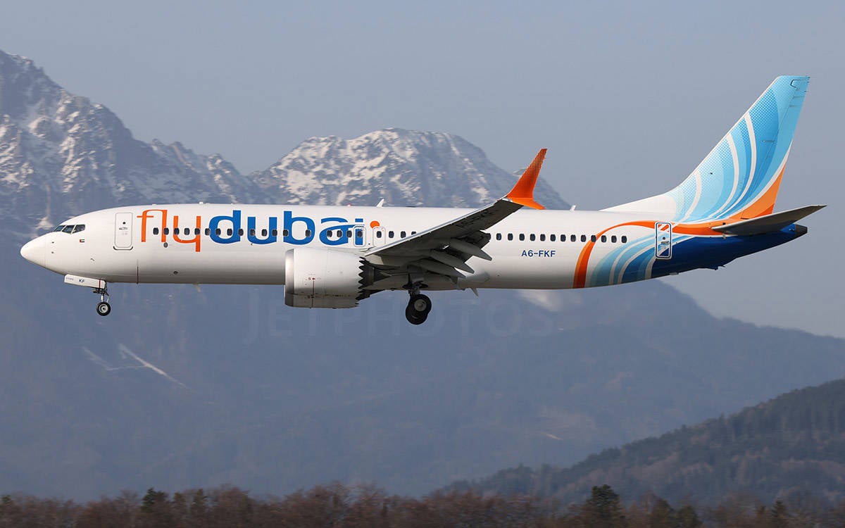 Tel Aviv’e giden Flydubai uçağı acil durum kodu gönderdi, Suudi Arabistan’a indi