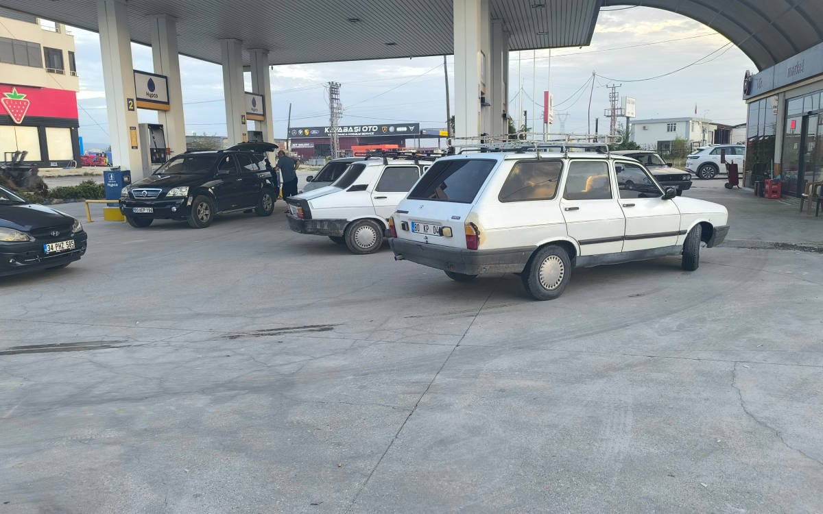 Eşel mobil sona erdi: Benzine 12,48 liralık zam üç aya bölündü