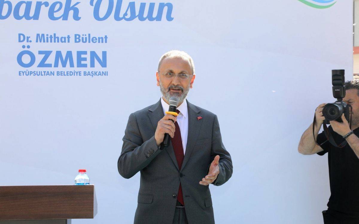 Eyüpsultan Belediyesi’ne operasyon: Başkan Özmen dahil 28 kişi gözaltında