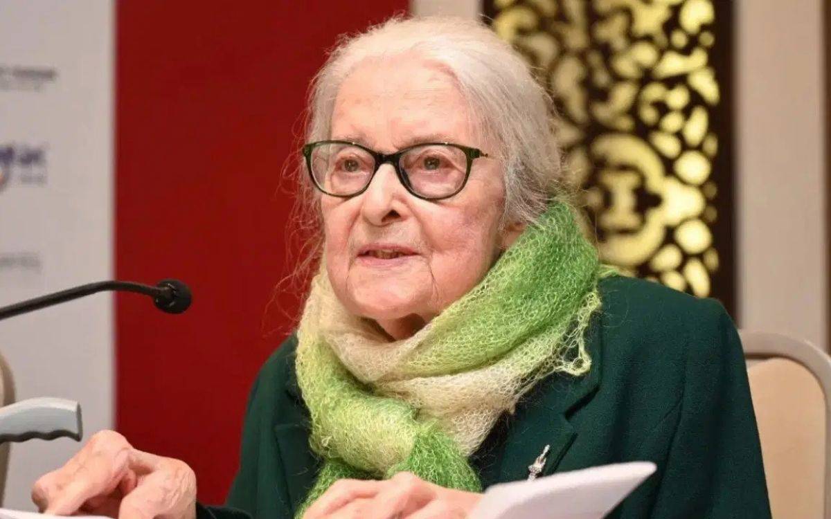 Prof. Dr. İoanna Kuçuradi kimdir?