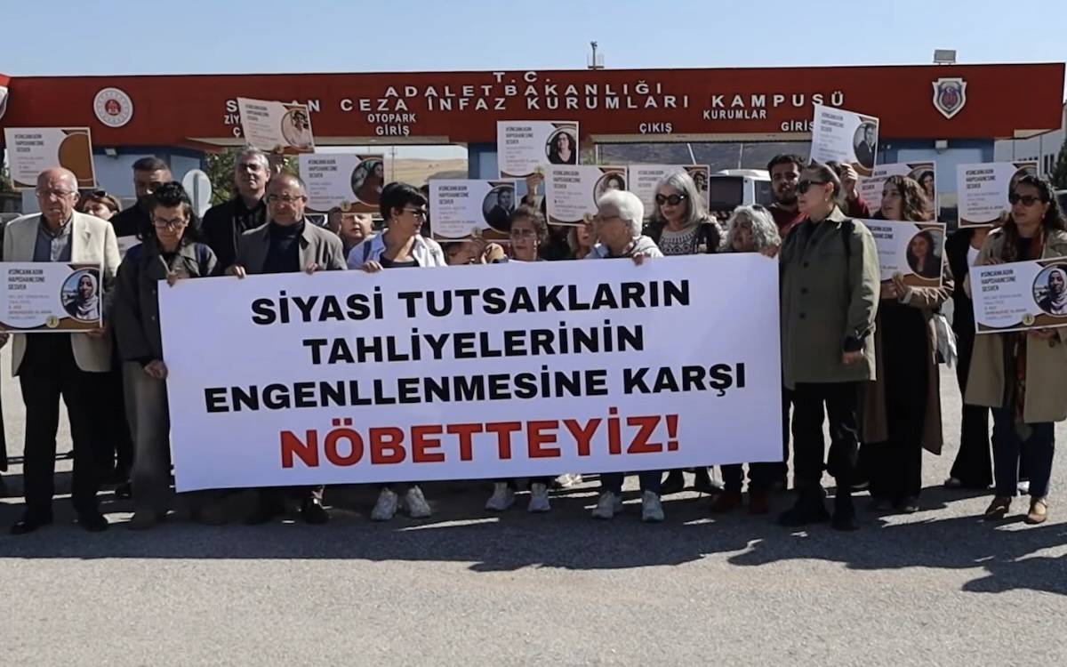 "Çerçeve Yasa"nın uygulanması beklenirken süren "infaz yakma"lara Sincan'da protesto