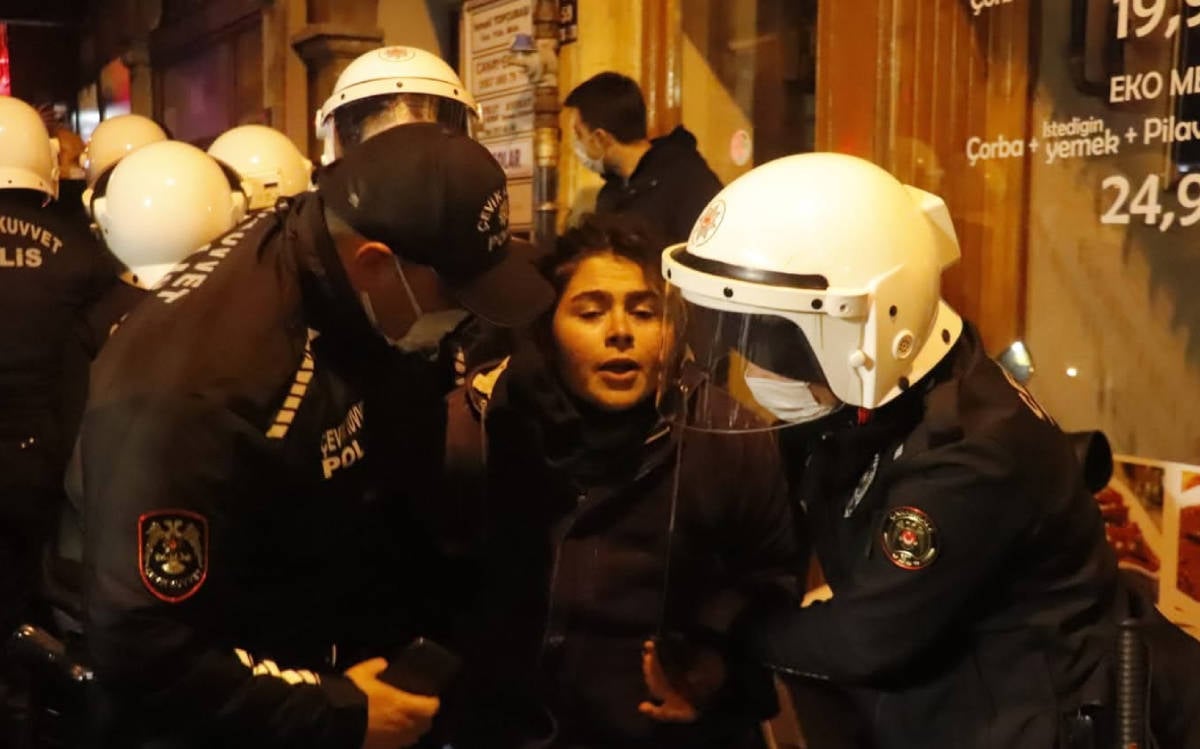 Savcı ekonomik kriz eyleminde polis şiddetini takipsizlikle kapattı, AYM'den 'ihlal' kararı çıktı