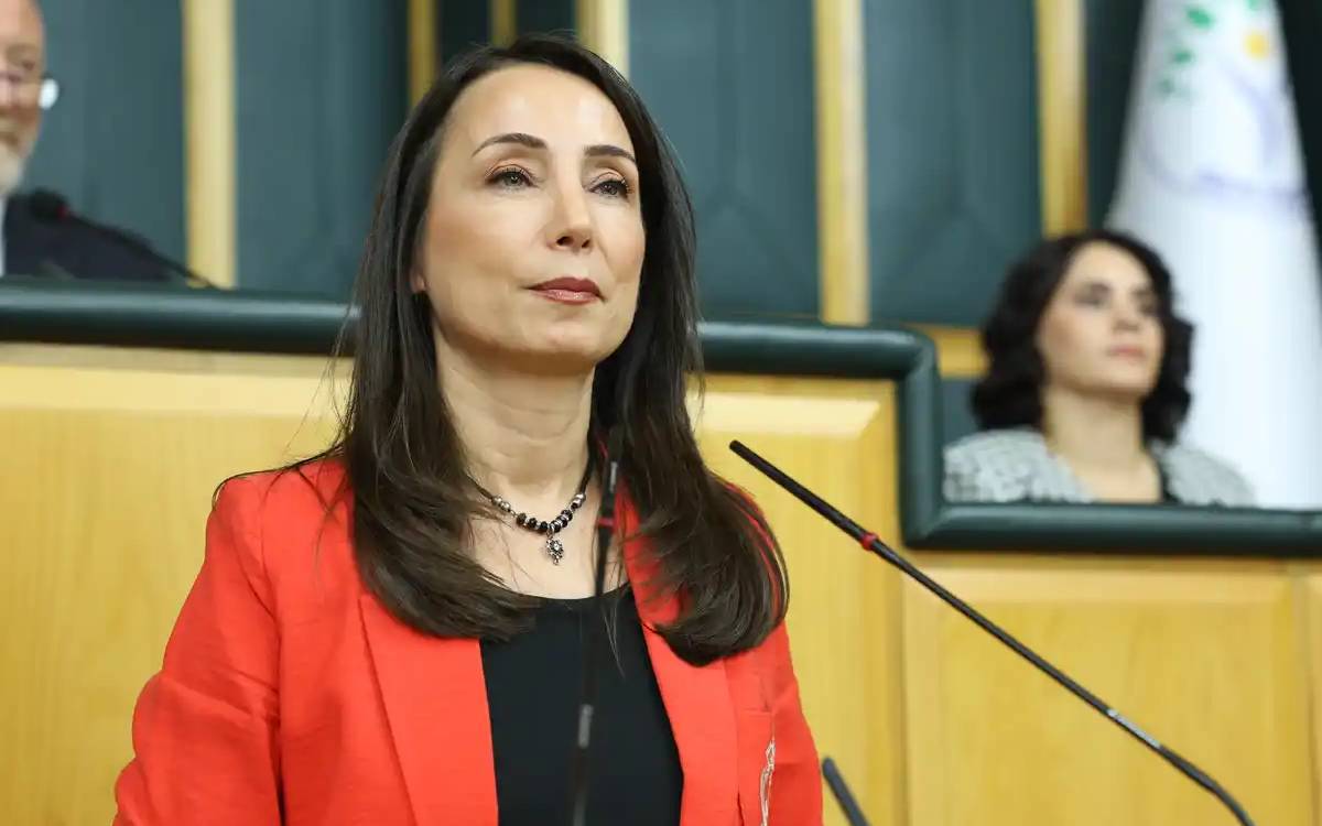 Tülay Hatimoğlulları: Neden somut adım atılmıyor?