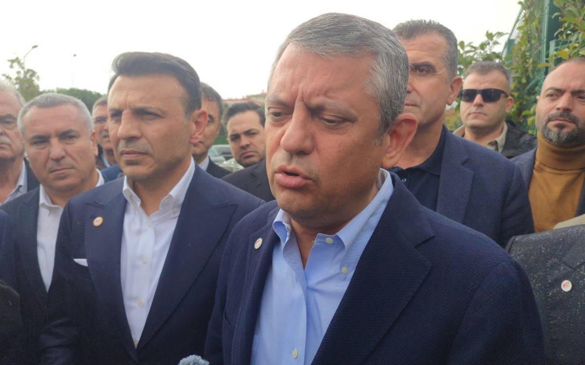 Özgür Özel: Geri adım atmayacağız, yeni mecralarla bu cendereden çıkacağız