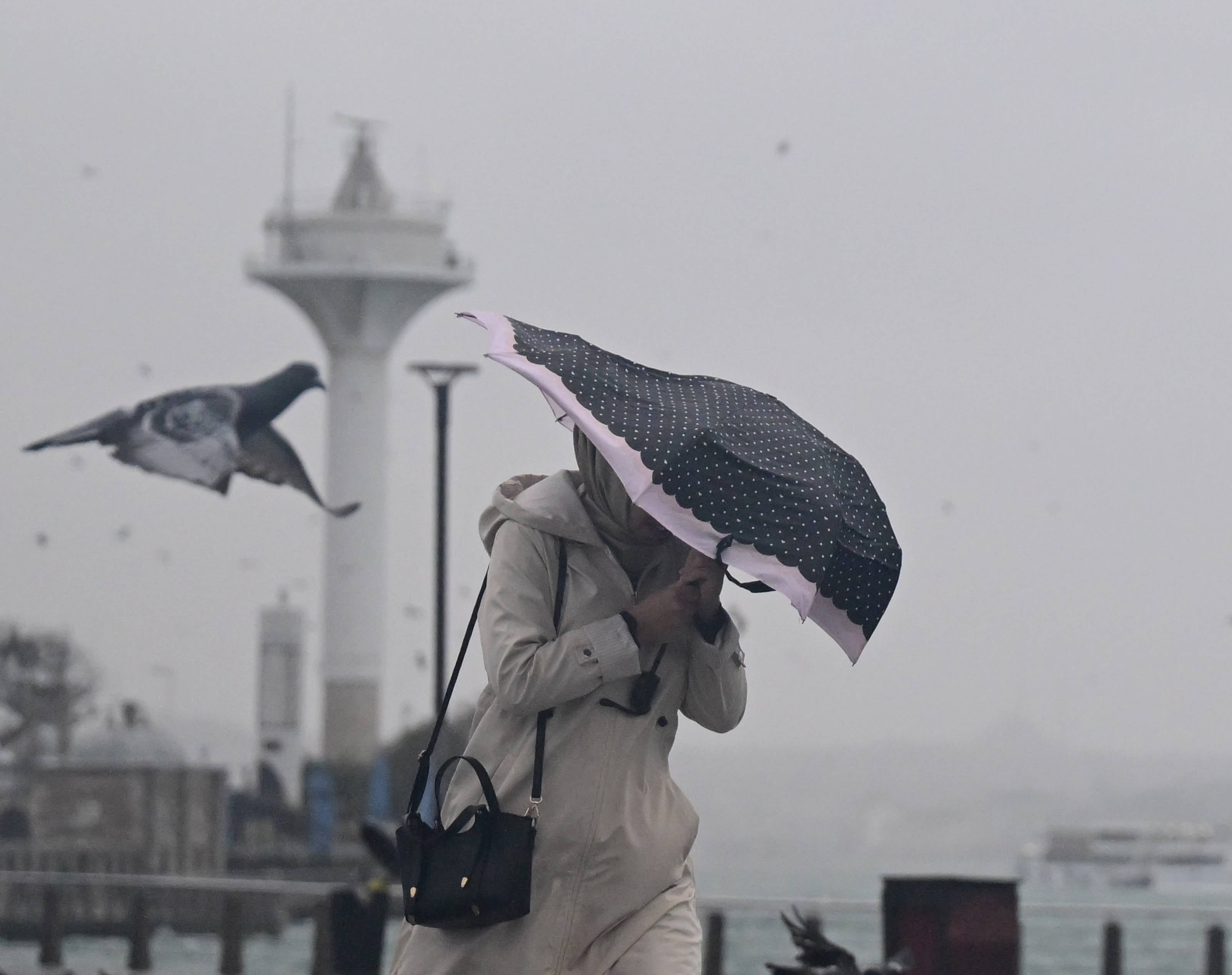 Orange alert issued for İstanbul as heavy rainfall expected tonight