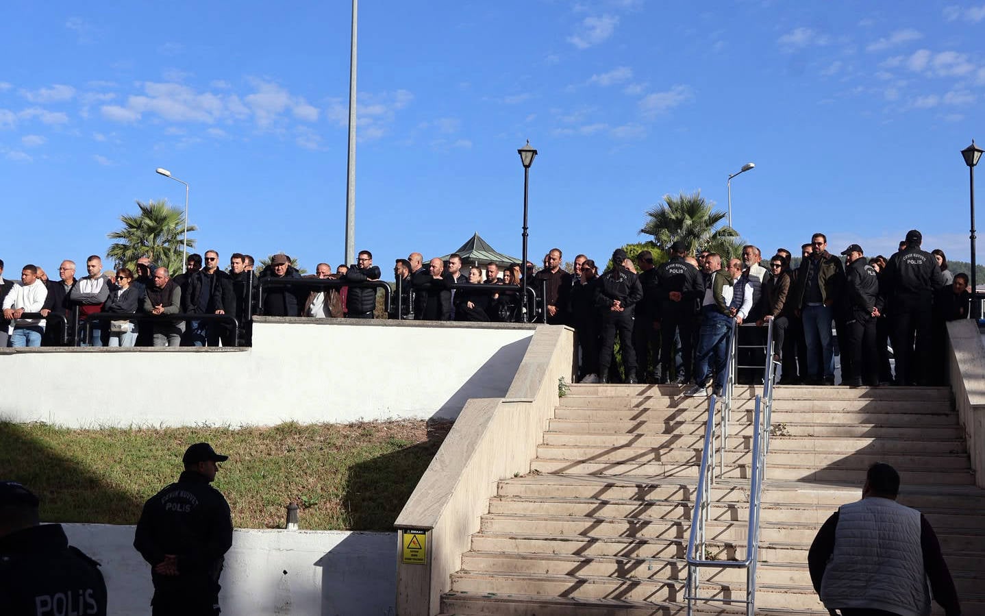 Milas Belediye Başkanı Fevzi Topuz ve 17 kişi tutuklandı