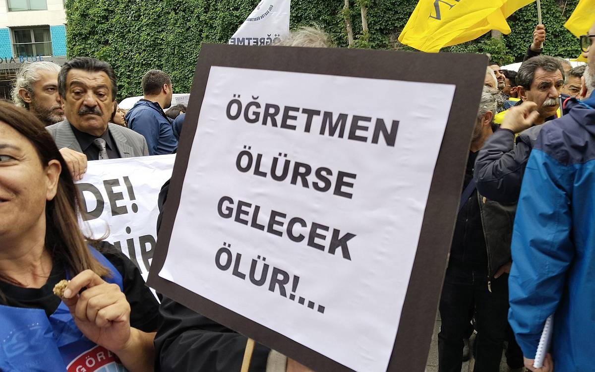 Öğretmenleri yoran ders saatlerinin ötesindeki zorluklar