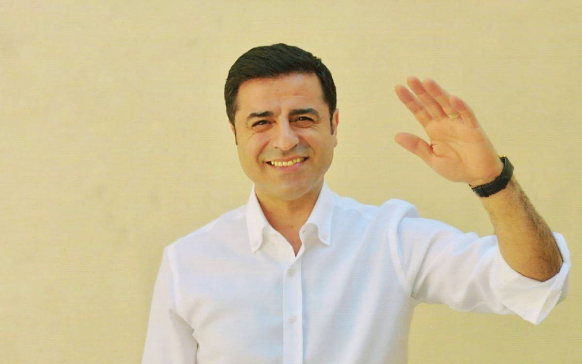 Dik duran bir roman karakteri: Selahattin Demirtaş