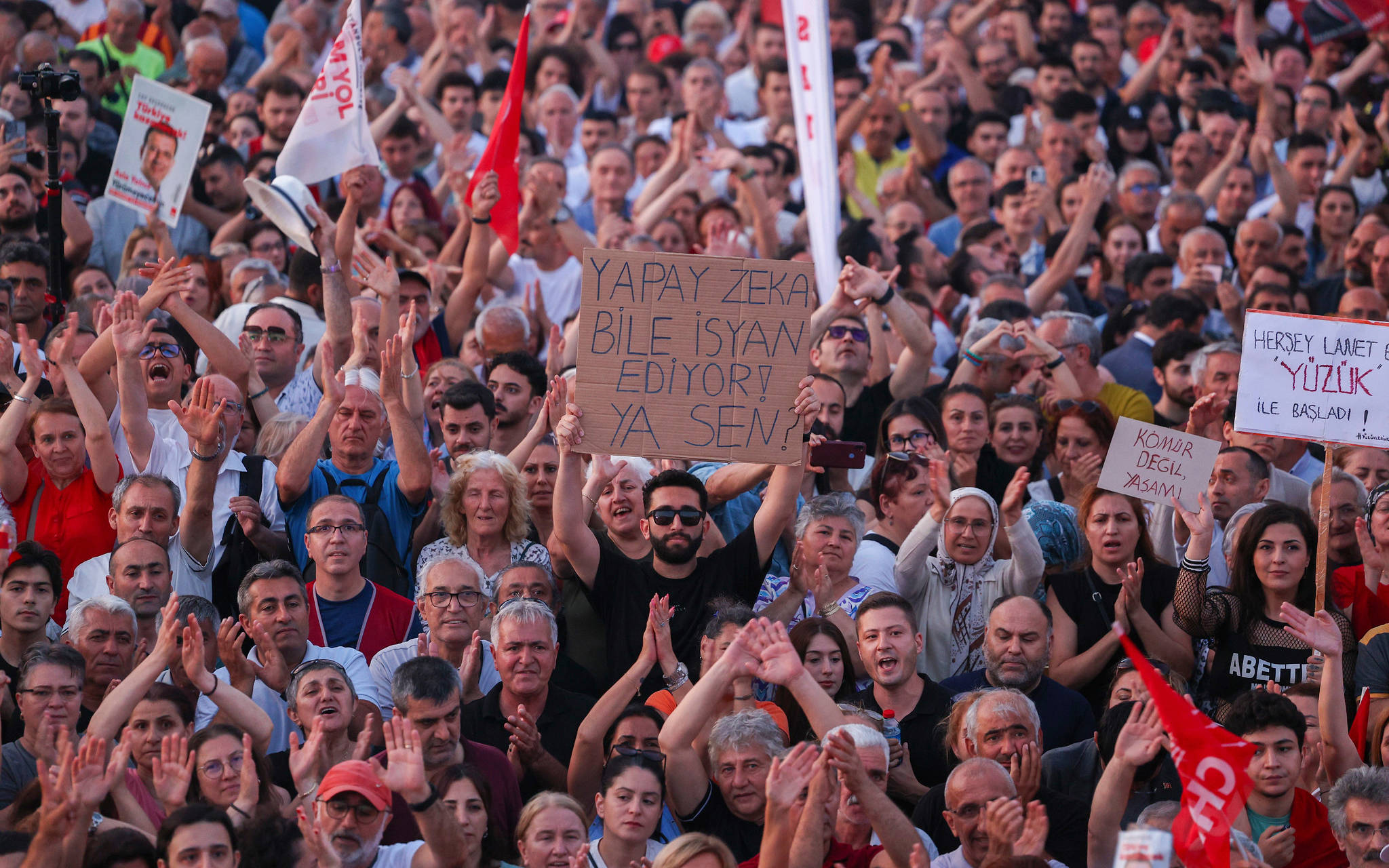 Toplumsal muhalefetin önlenemez yükselişi!