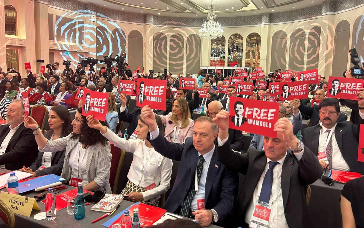 Sağ iktidarlardaki sol belediyeler