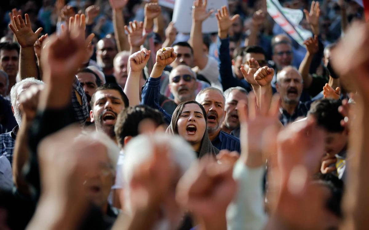 İran İslam Cumhuriyeti, antiemperyalizm ve sol