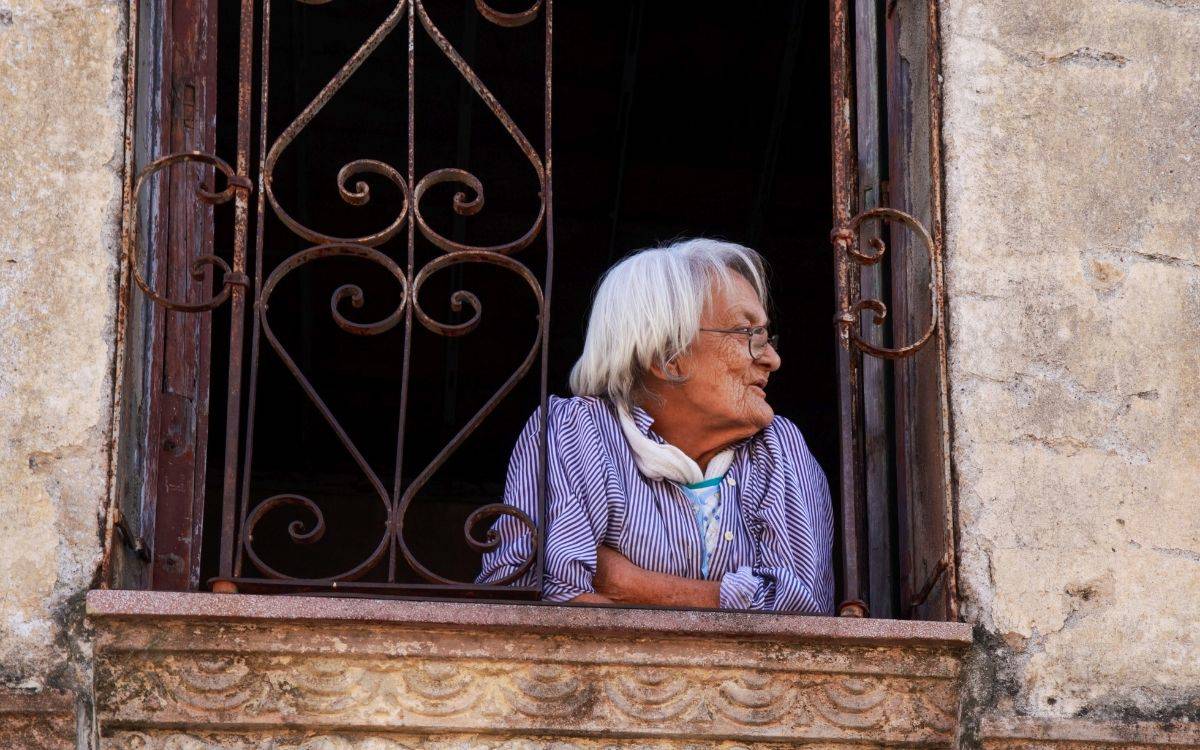 İnsan yaşlanmayı, kendi yaşlanma sürecinde öğrenir
