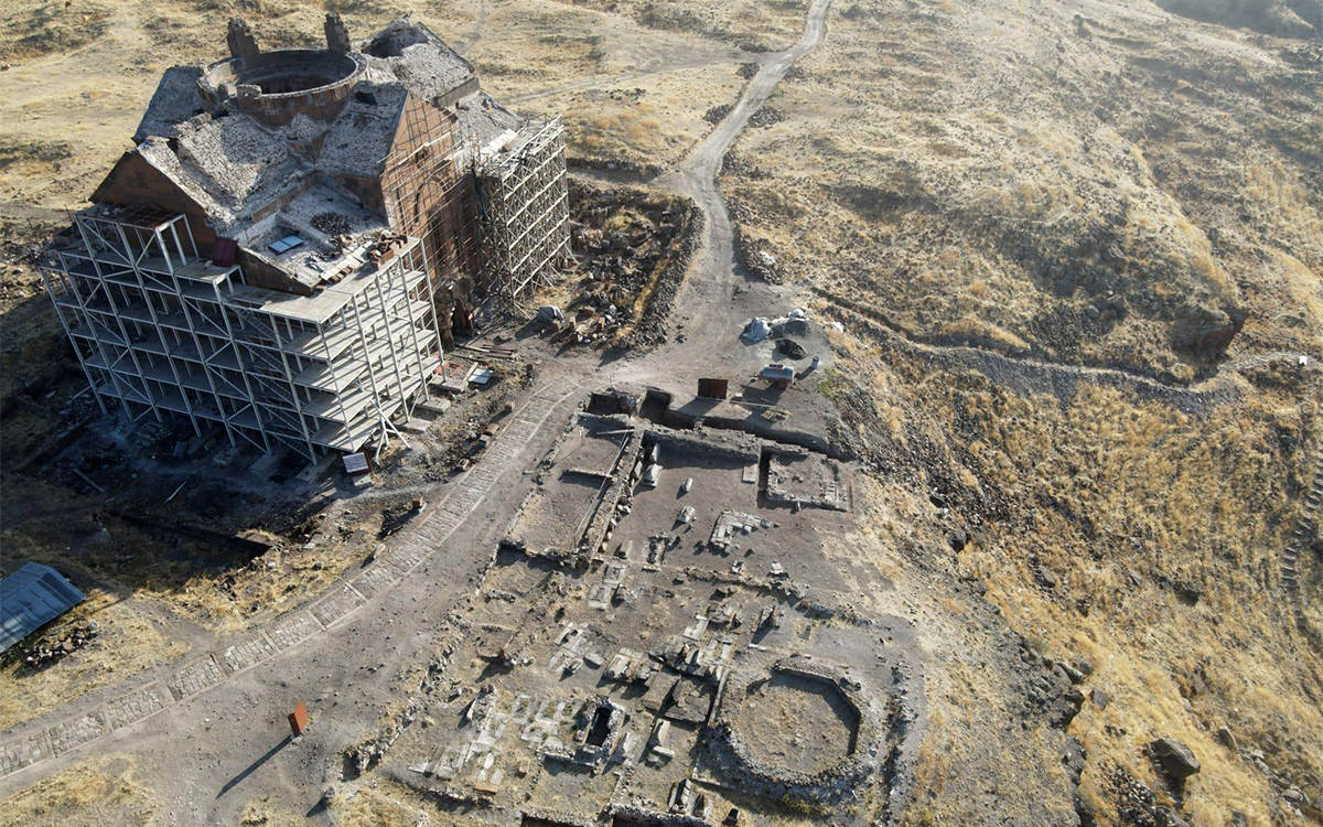 Ani ve tarihsel mimarlık okuması