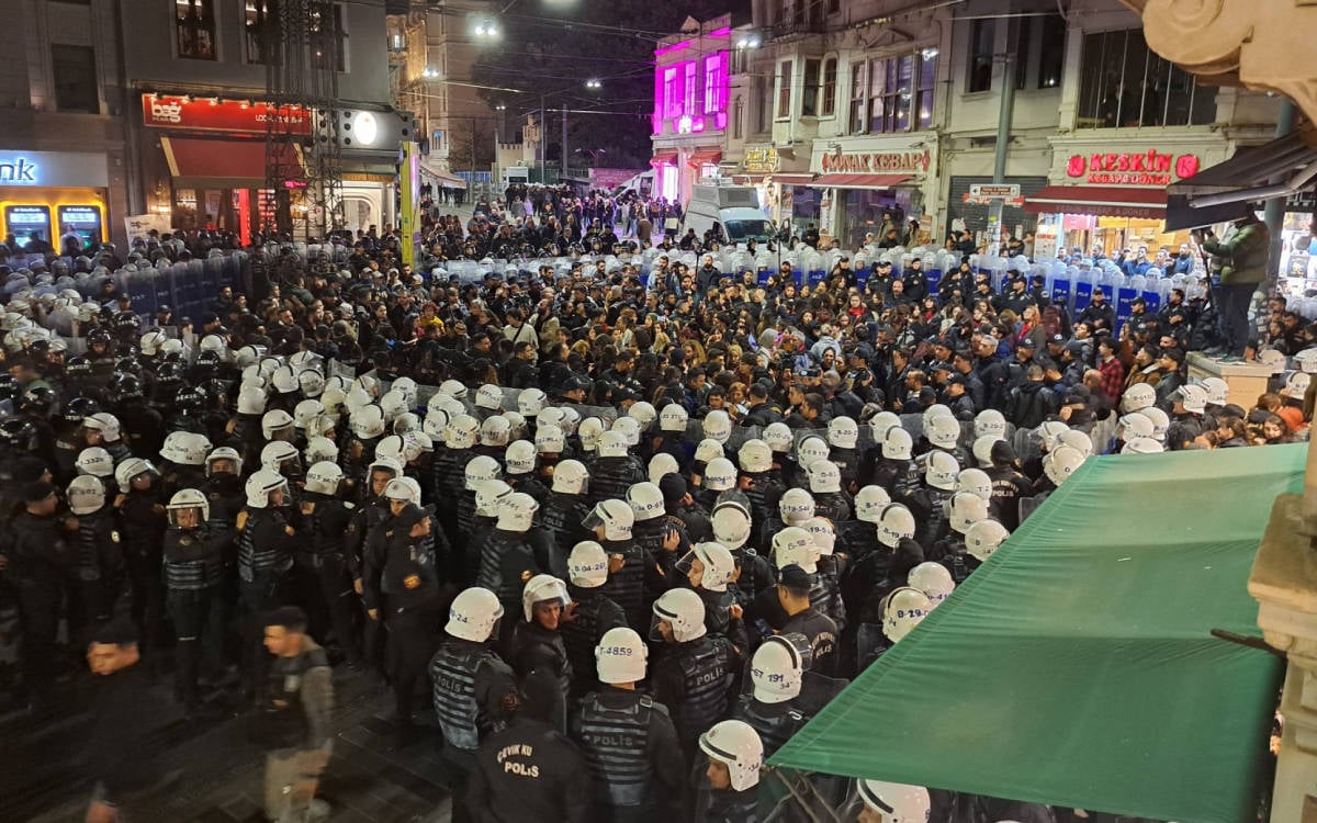 İçeridekiler, dışarıdakiler ve aramızdaki barikat