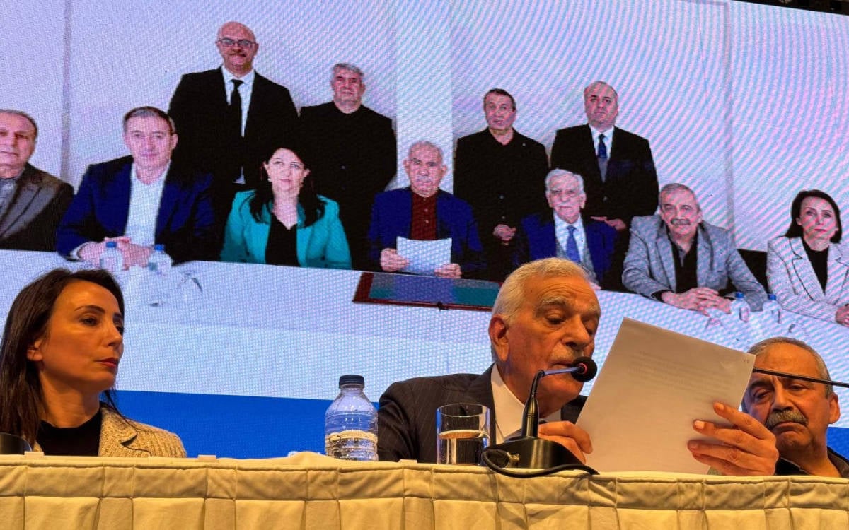 “Silahı bırakın, siyaset yapın” mı?