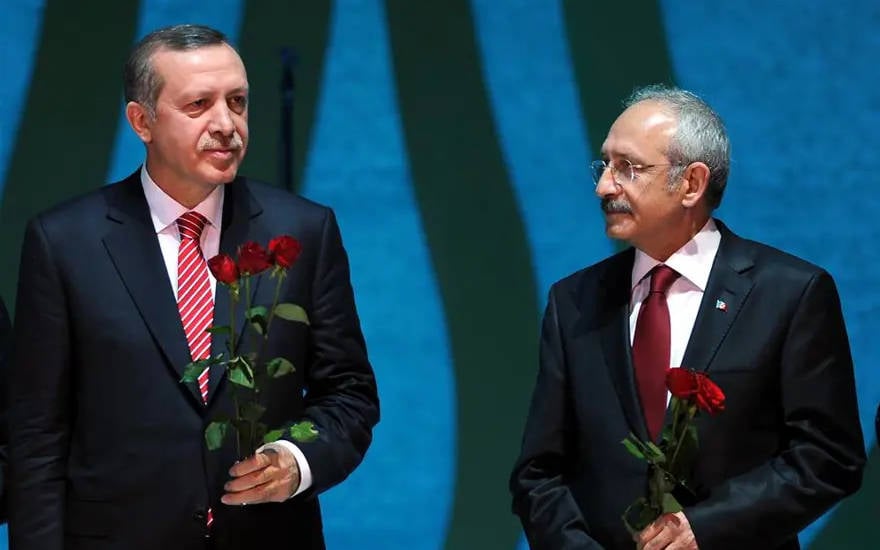 Devlet Baba evlatlarını yerken…