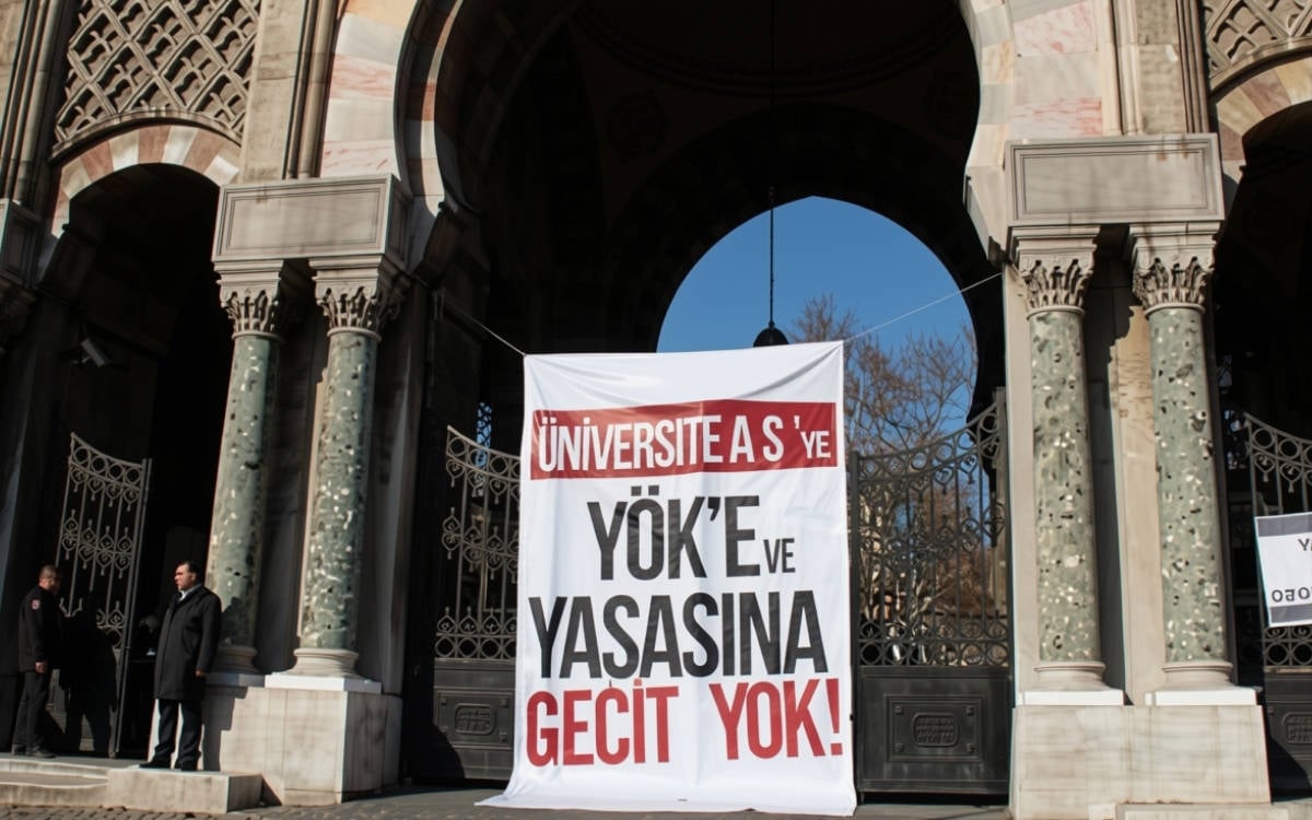 Üniversitelilere: “Susmak sorumluluk soğurur!”