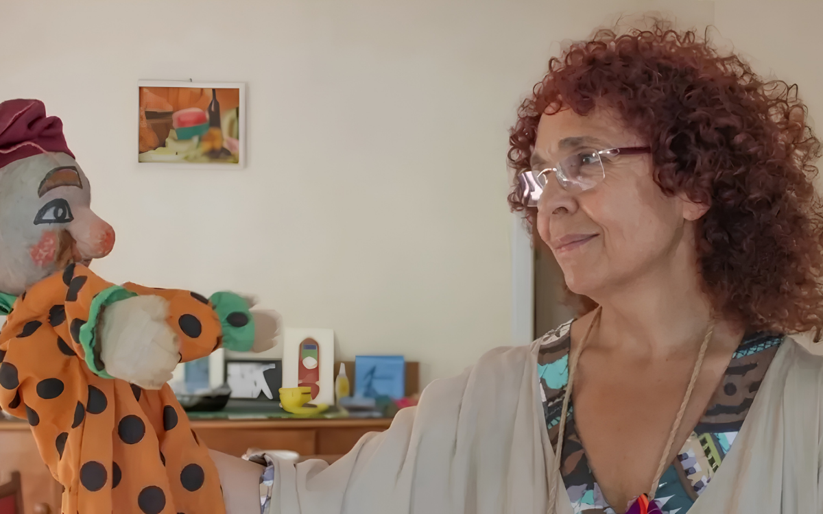 Çocuklara barış şarkıları öğreten komşumuz: Bilgesu Erenus