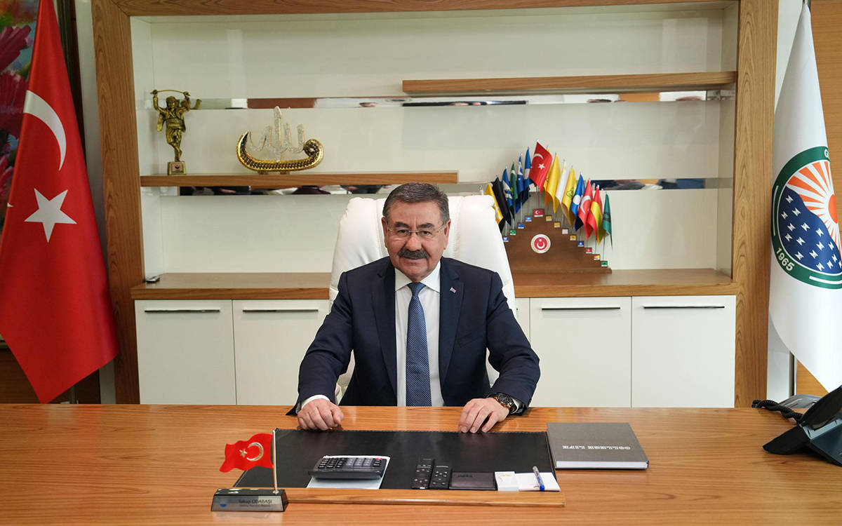 CHP’li başkan Yakup Odabaşı, MHP’den devralınan Gölbaşı Belediyesi’nin (Ankara) 1 milyar 60 milyon 235 bin 863 TL borcu olduğunu açıkladı.