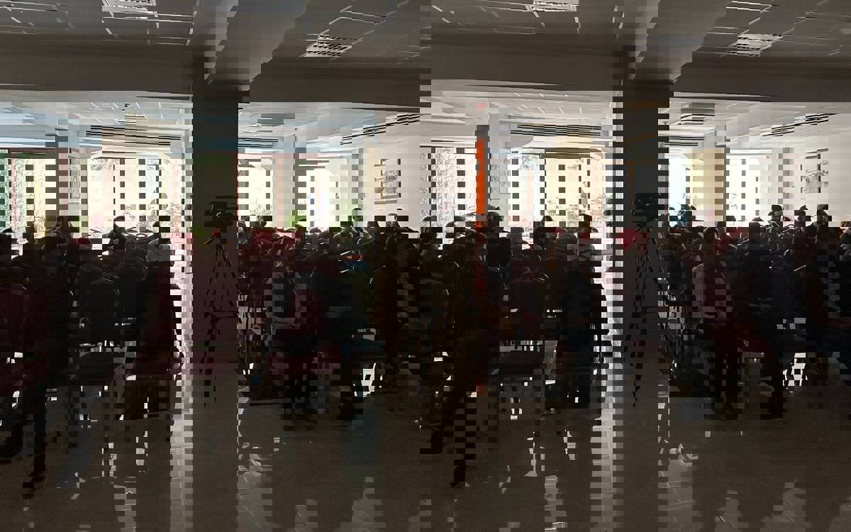 *Çalıştay sırasında iki defa elektrik kesintisi yaşandı.