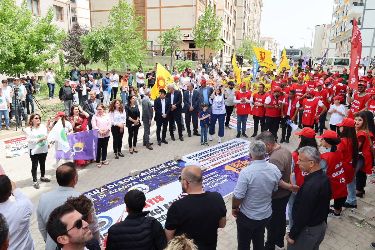 *Şırnak'ta 1 Mayıs (Fotoğraf: Mezopotamya Ajansı)