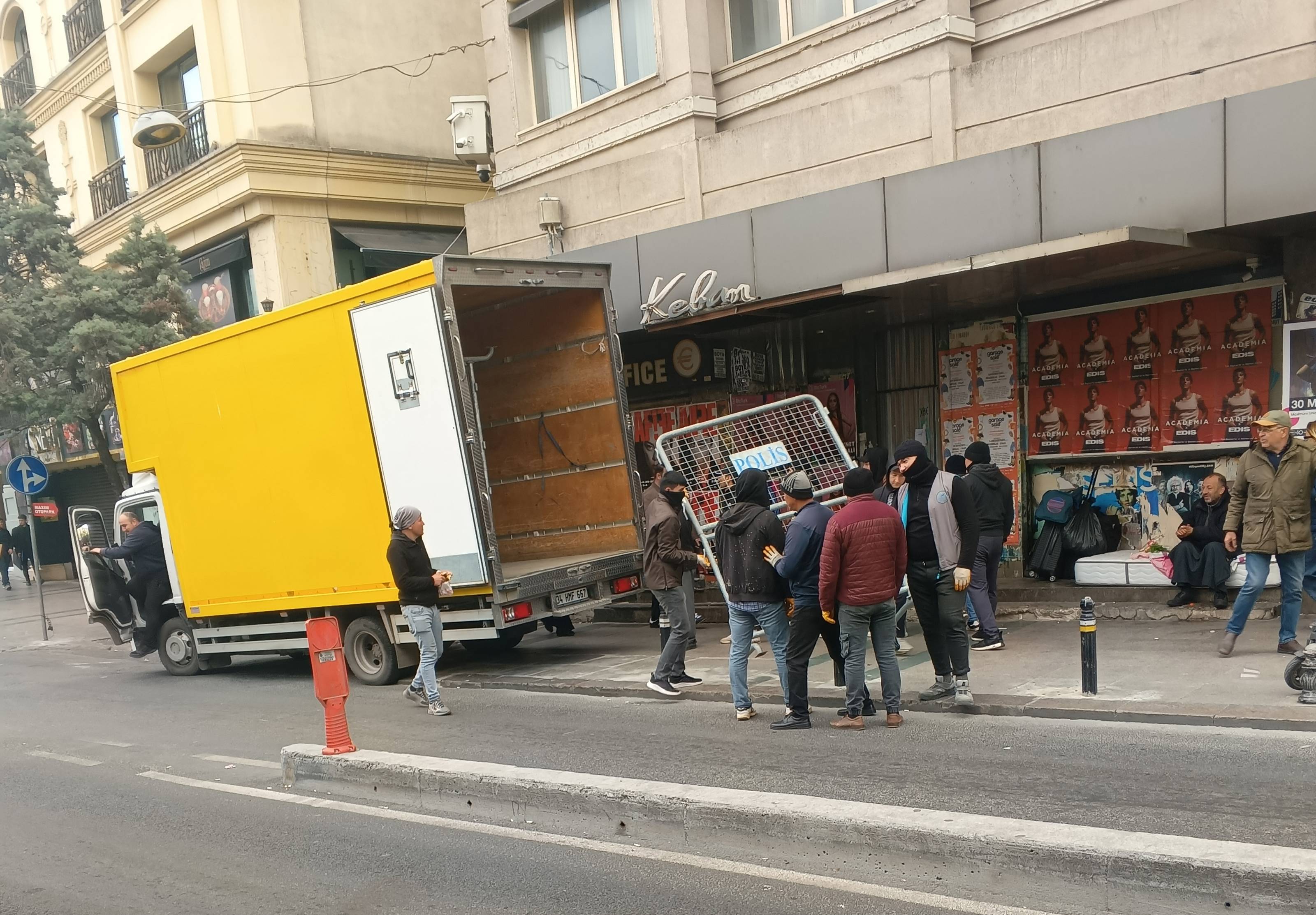 1 Mayıs öncesi Taksim meydanı