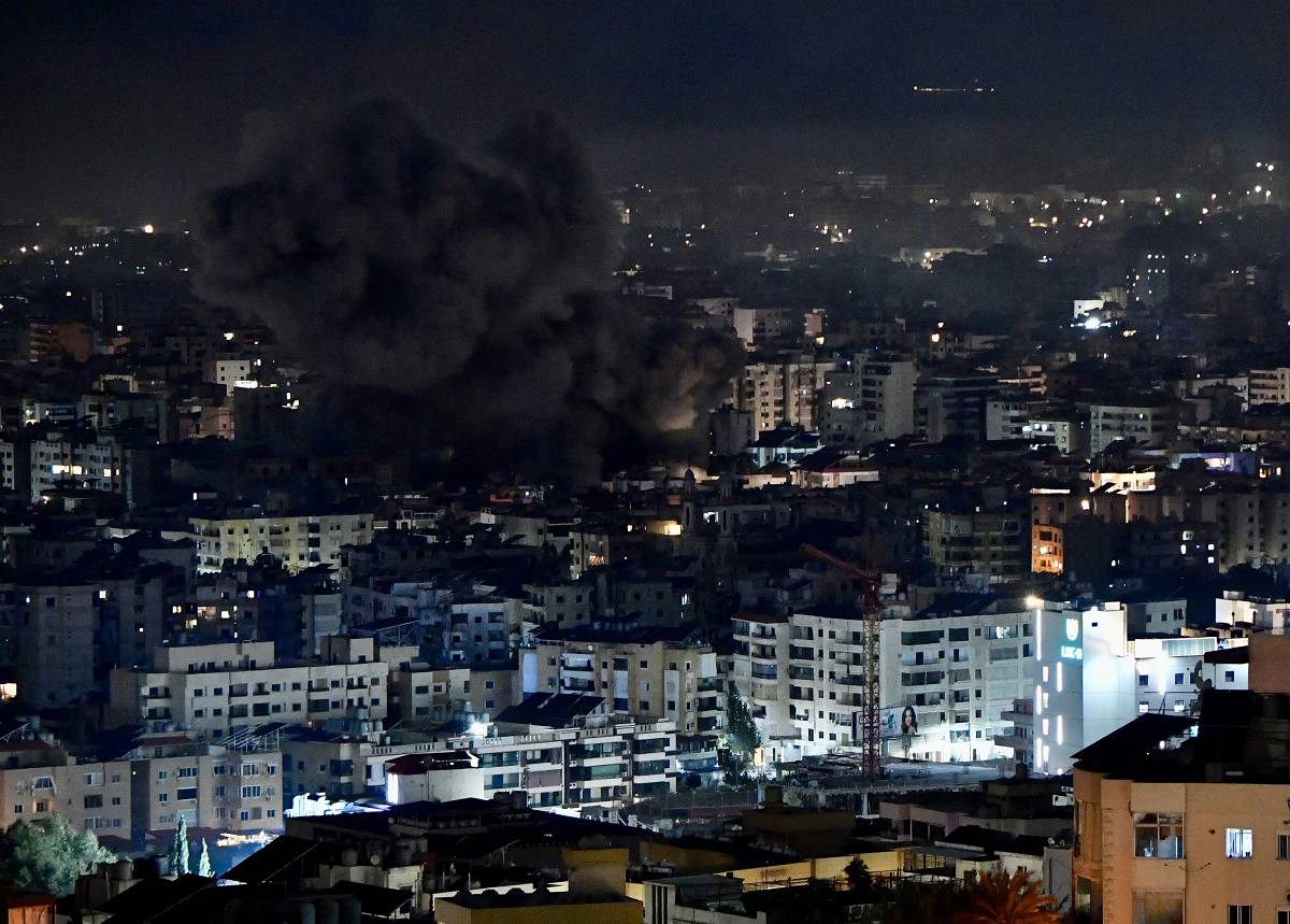 *İsrail savaş uçaklarının Beyrut'un Dahiye bölgesine yönelik hava saldırısı, 5 Mart 2026 (AA)