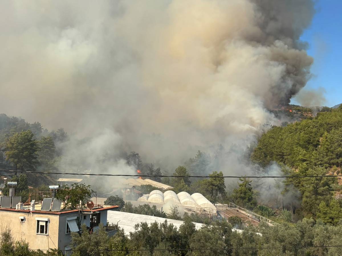 Flames spread to villages in Kumluca
