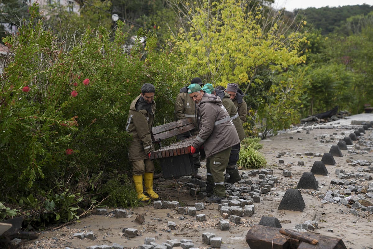 Emergency teams working to clear debris in Ayağaza neighborhood