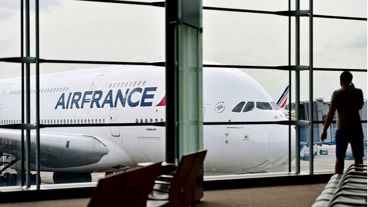 Fransa'da 6 havalimanı 'saldırı tehdidi' nedeniyle tahliye edildi