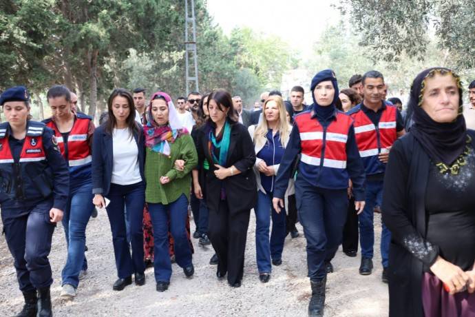 Imprisoned ex-chairperson of HDP attends her brother's funeral