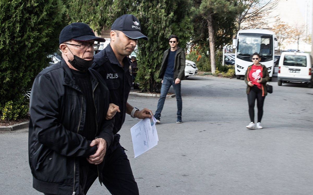 Firari müteahhit Mehmet Özat depremzedeler tarafından yakalandı