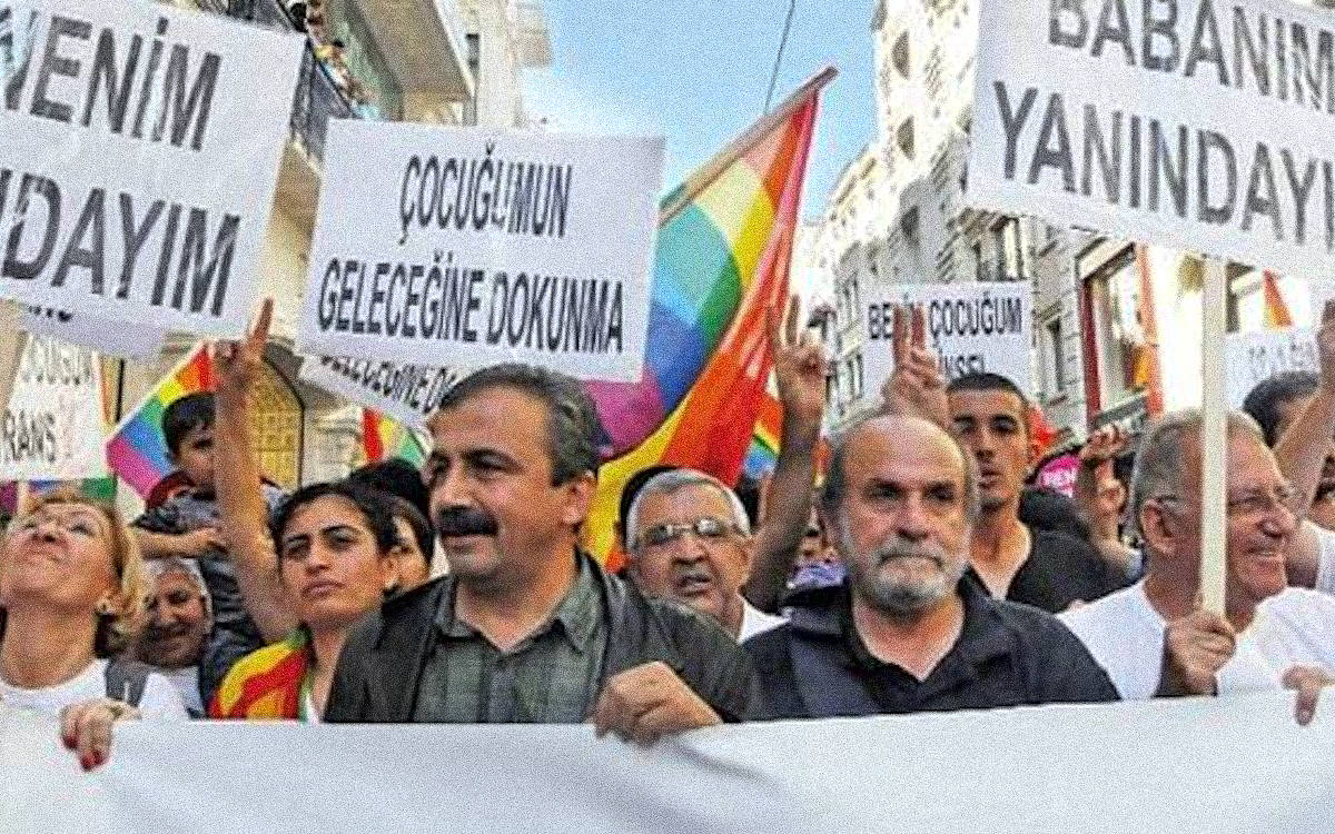 Önder, Genel Kurul'da “eşcinsellik”in küçültücü bir sıfat olarak kullanılmasına izin vermedi