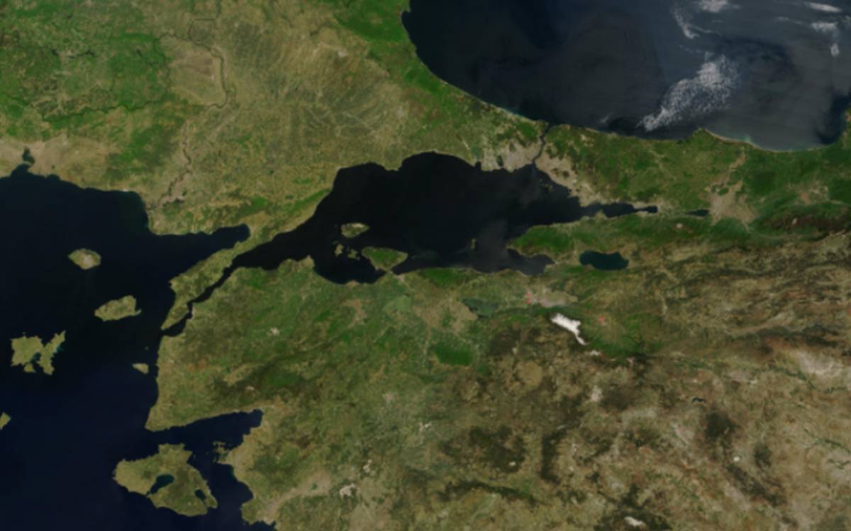 Earthquake strikes in the Sea of Marmara
