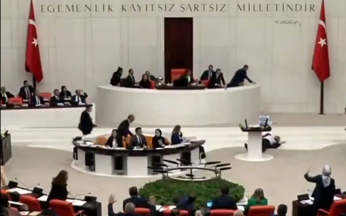 Kocaeli deputy Bitmez who fainted during his speech in Parliament admitted to intensive care