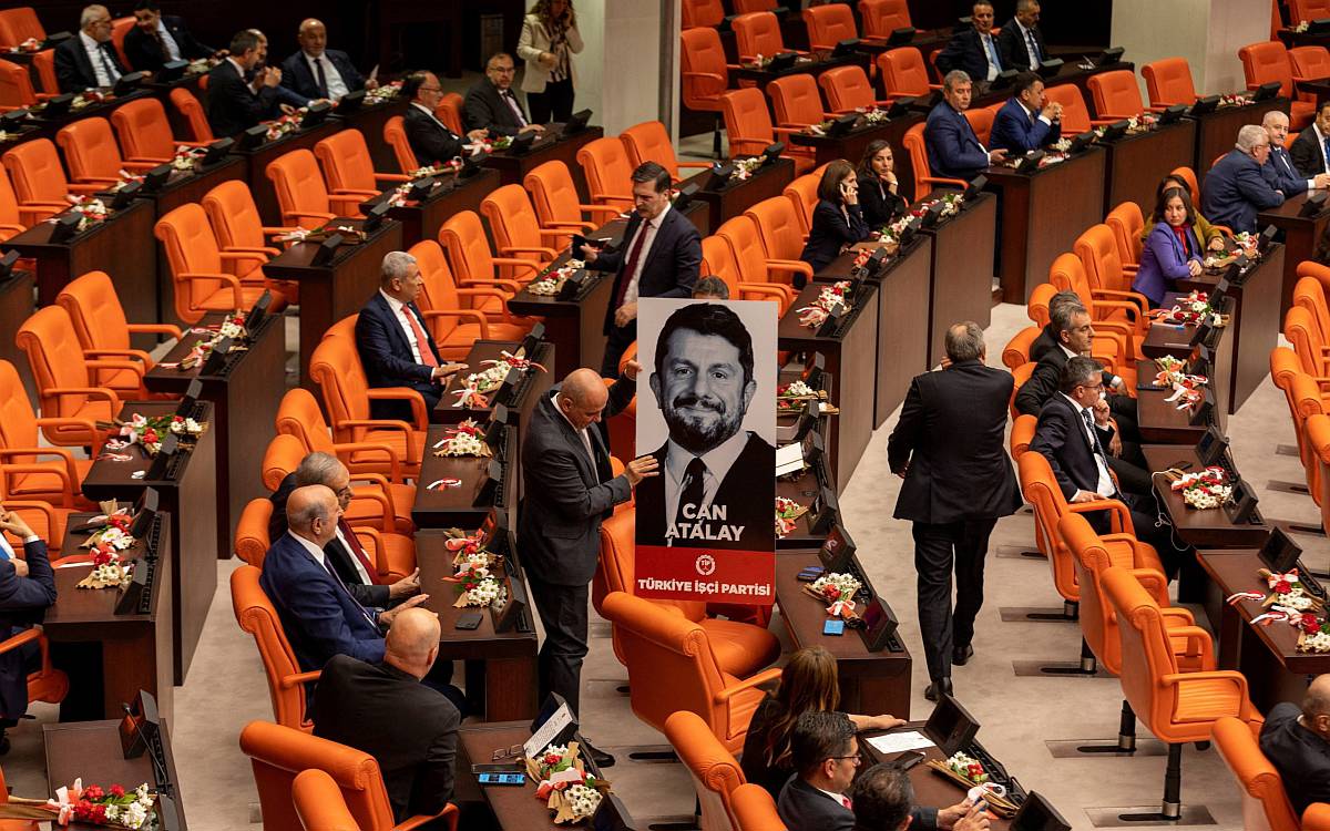 CHPyê xwest ku Parlamento ji bo rewşa Can Atalayî civîneke awarte pêk bîne