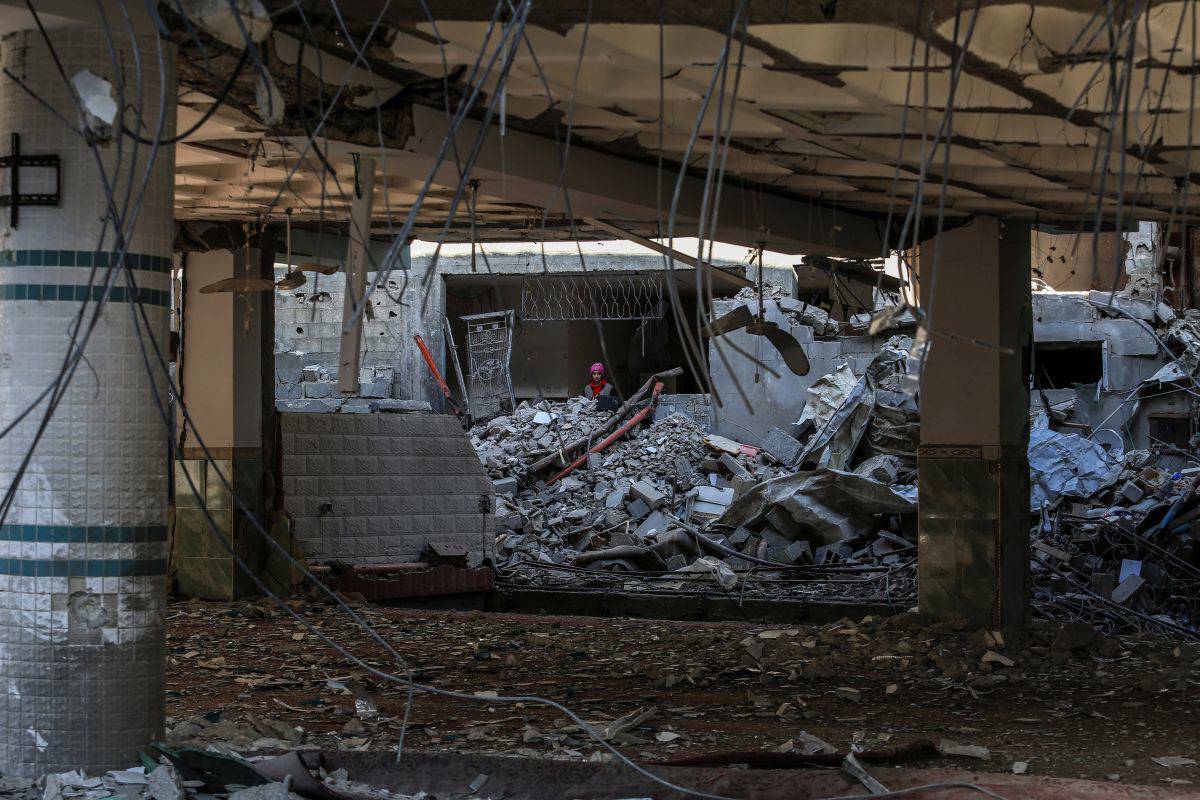 İsrail yine hastaneye saldırdı