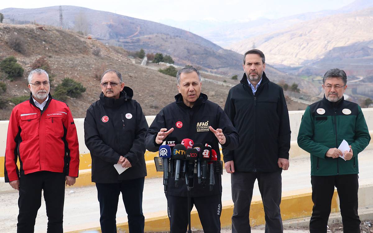 Ministers in İliç: Search operations have been suspended until the landslide stops