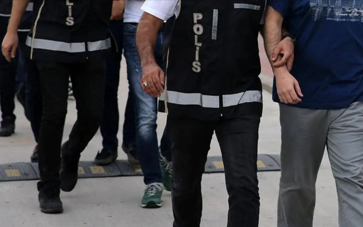 Adana ve Diyarbakır Barolarından 14 Avukatın Tutuklanmasına Tepki